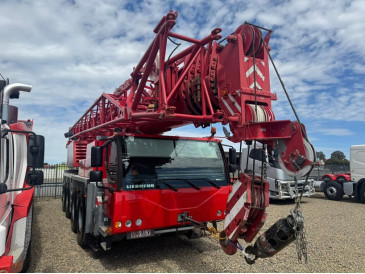 2006 LIEBHERR LTM 1090-4.1 AND TRAILER