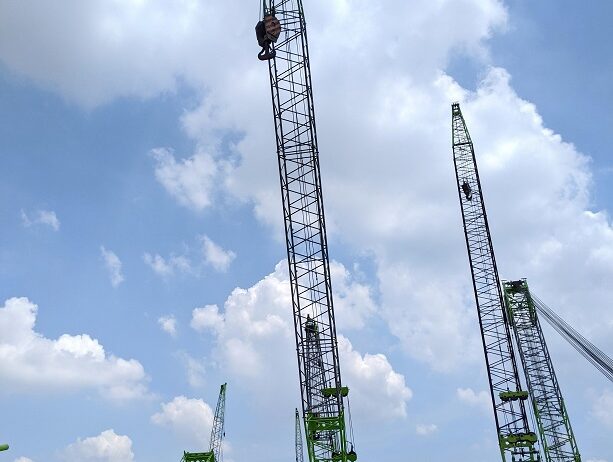CRAWLER CRANE 100T ZCC1000V