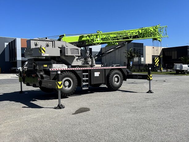 ROUGH TERRAIN 40T ZRT400