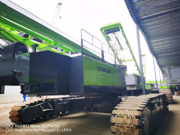 CRAWLER CRANE 200T ZCC2000