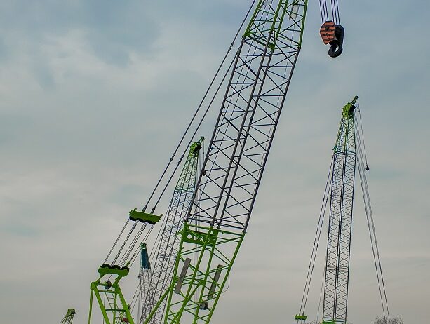 CRAWLER CRANE 100T ZCC1000V