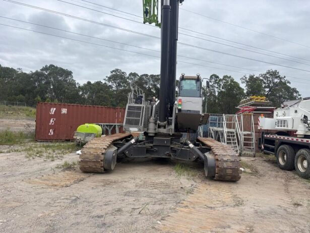 2024-60T-Crawler-Crane-READY-FOR-WORK_79223884.h.jpg