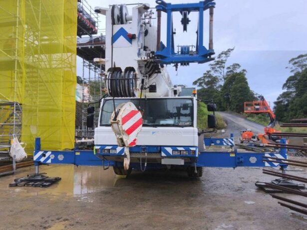 2011 TADANO ATF90G-4 ALL TERRAIN