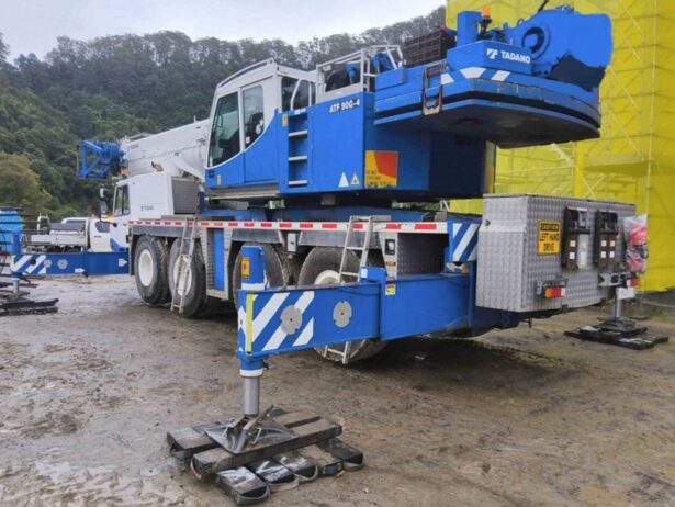 2011 TADANO ATF90G-4 ALL TERRAIN