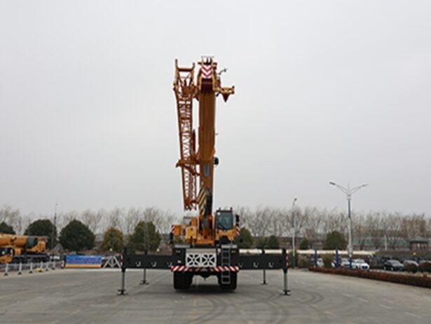 XCR120_AU-Action-4
