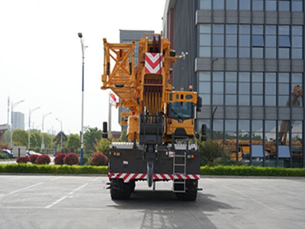 XCR90_AU-Action-4