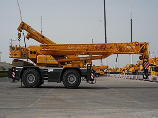 XCR90_AU-Action-5