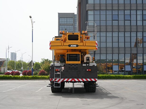 XCR90_AU-Action-6